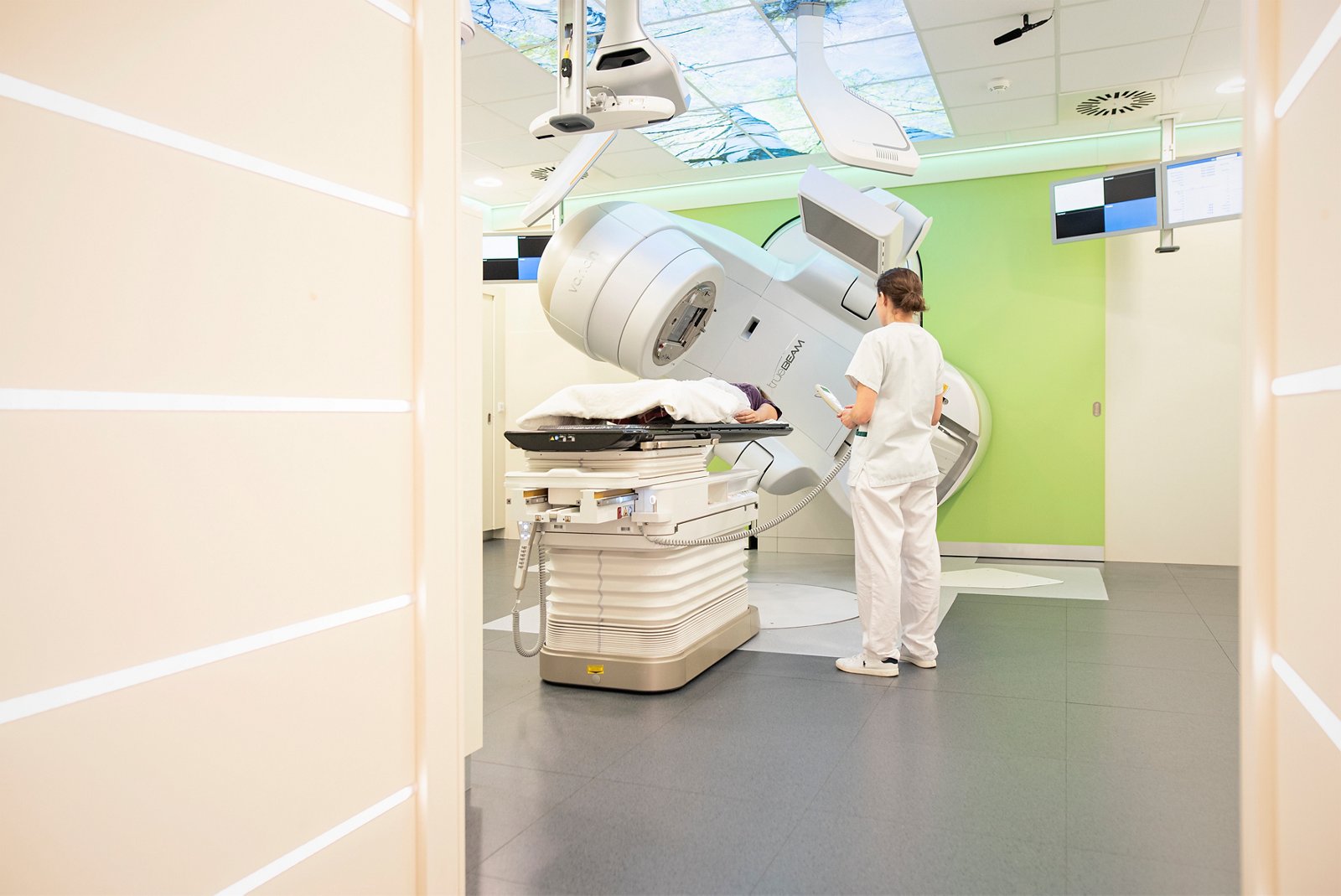 Radiosurgery for brain tumors and metastases